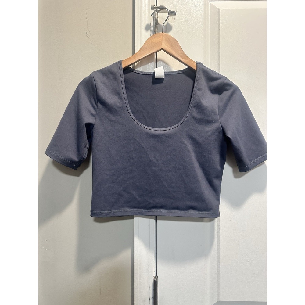 Paragon Women's Gray Cropped Tee Large